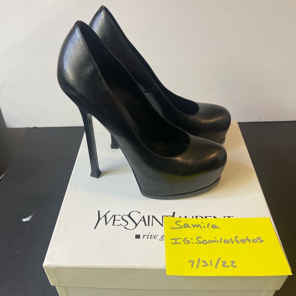 Saint Laurent Leather Pumps